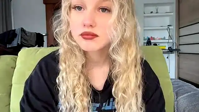 ElvieTribou online show from April 2026 08:10:01 AM