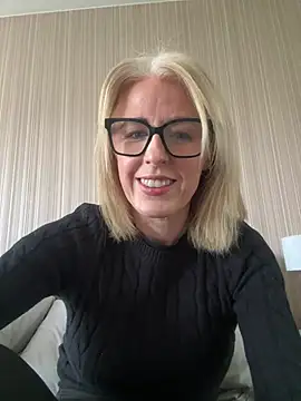 Laylaskyexx online show from April 2026 09:43:01 AM