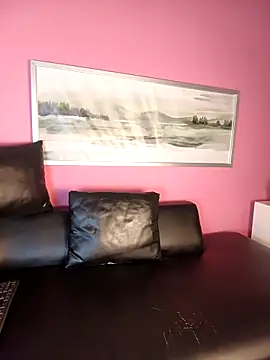 Wolfamara online show from April 2026 01:38:02 PM