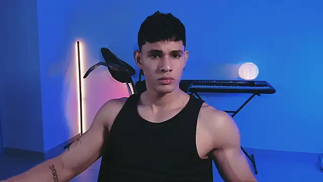 Massimo Rinaldi online show from April 2026 04:37:01 AM