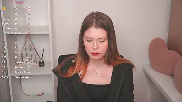 LewisSandez online show from April 2026 05:17:01 PM