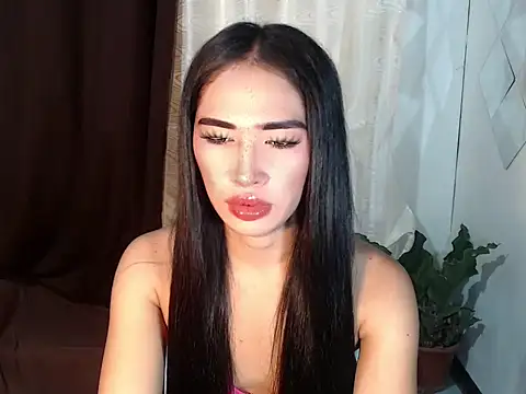 Snapshot of urasiankylie chatting on May 2026 06:03:01 PM urasiankylie online show from May 2026 06:03:01 PM