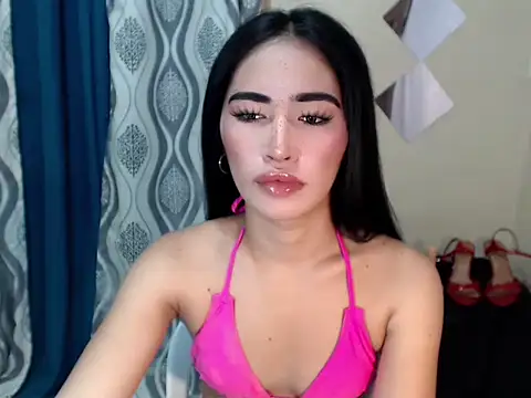 Snapshot of urasiankylie chatting on May 2026 07:08:01 PM urasiankylie online show from May 2026 07:08:01 PM