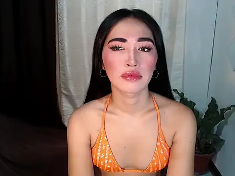 Snapshot of urasiankylie chatting on May 2026 06:09:01 PM urasiankylie online show from May 2026 06:09:01 PM