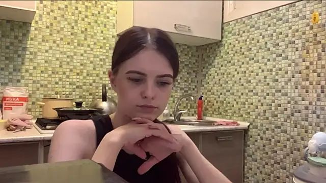 KikiAmino online show from April 2026 07:58:02 PM