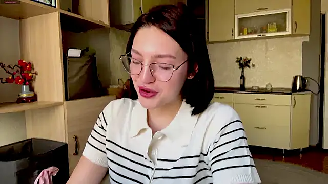 SinfulStarlight online show from April 2026 05:10:01 AM