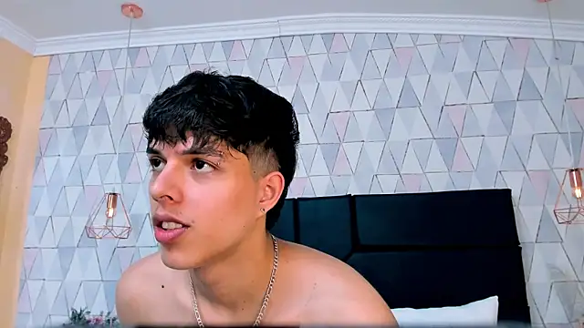 DamiaanXx online show from April 2026 12:22:01 PM