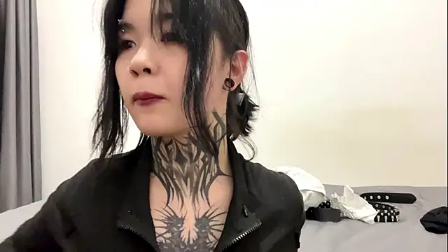 Juliou  online show from April 2026 06:05:01 PM