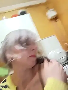 TaynaSecret online show from April 2026 08:33:01 PM