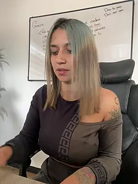 Isabella varella- online show from July 2026 12:51:01 PM