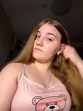 Flowers454 online show from April 2026 09:34:01 PM