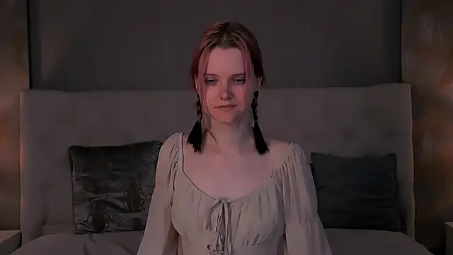 Lina Veyra online show from April 2026 07:58:02 PM