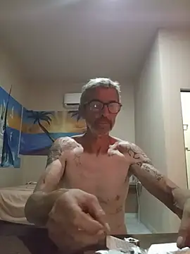 chris-sbh11 online show from May 2026 11:57:01 PM