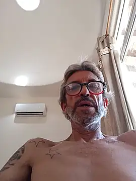 Snapshot of chris-sbh11 chatting on July 2026 03:21:02 PM chris-sbh11 online show from July 2026 03:21:02 PM