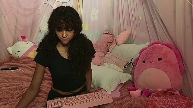 mia hart online show from June 2026 05:19:02 AM