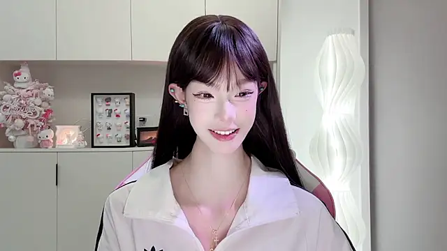 -Moonshine online show from April 2026 10:20:02 AM