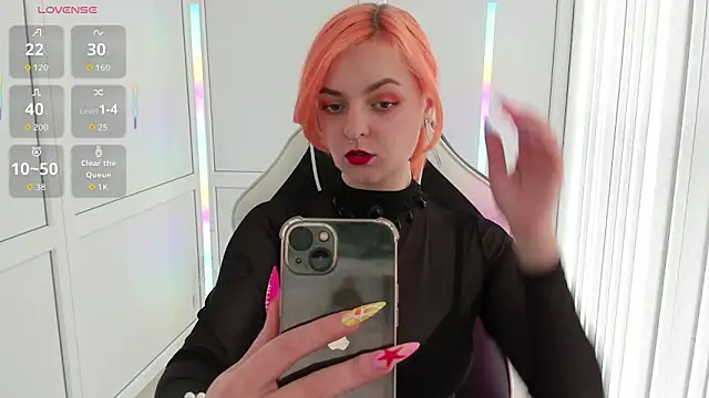 NightLeaf online show from April 2026 01:03:02 PM