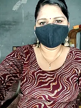 Riyashrma001 online show from April 2026 05:17:01 PM