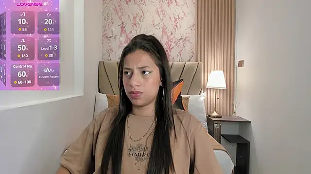 Atiena  online show from April 2026 06:36:02 PM