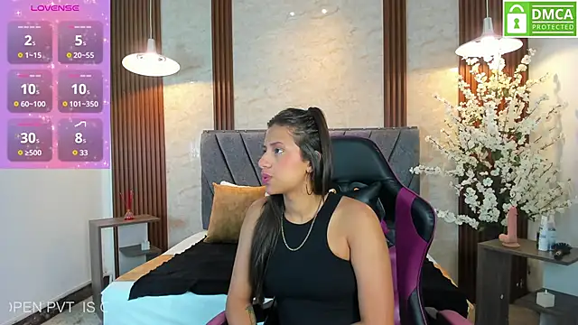 Atiena  online show from April 2026 07:04:02 PM