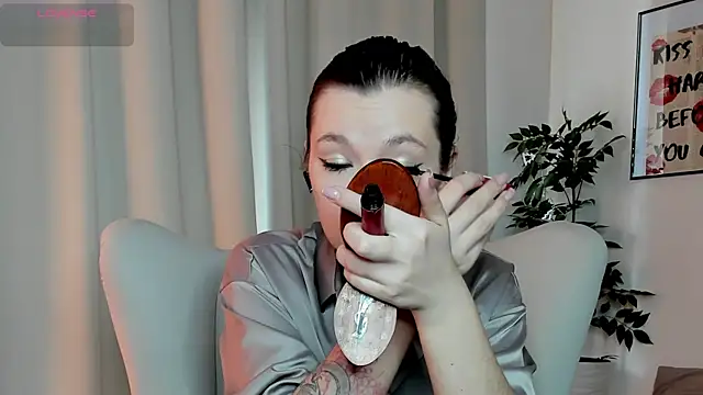 kirarogersss online show from April 2026 08:19:01 AM