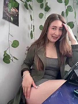 suzy-111 online show from April 2026 04:34:01 PM