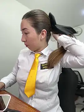 suzy-111 online show from April 2026 12:17:02 PM