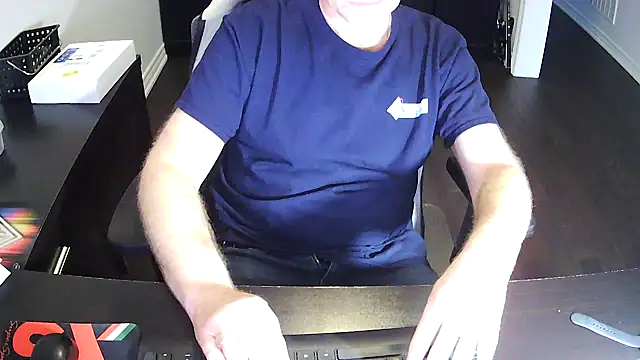 Shalun2000 online show from April 2026 10:54:02 PM