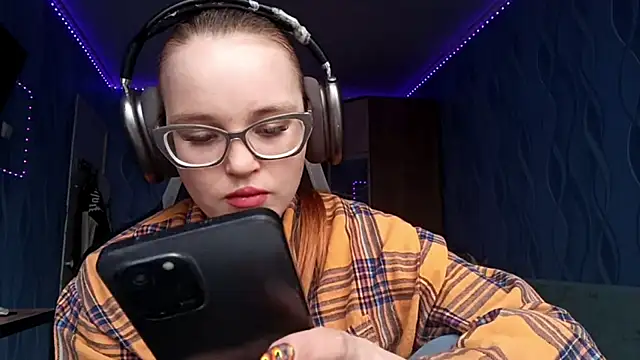 Sheriscute online show from April 2026 01:15:01 PM