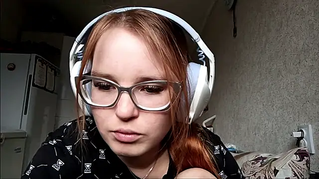 Sheriscute online show from April 2026 01:32:02 PM