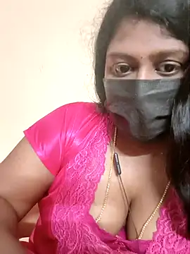 Romantic Woman online show from April 2026 07:58:01 PM