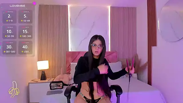 clairemillerx online show from April 2026 07:48:01 PM