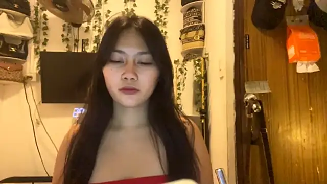 GlindaDejardin online show from April 2026 06:30:02 PM