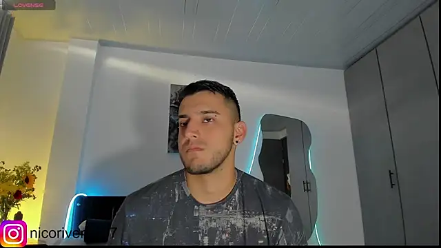 Emma Nico online show from April 2026 12:37:01 PM