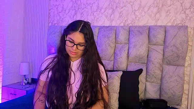 AmeliaCastell online show from April 2026 10:45:01 PM