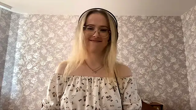 ElmiraGildea online show from April 2026 11:32:01 AM