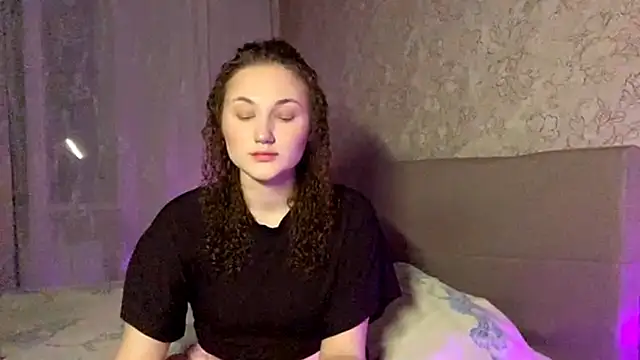 SophieNiktashu online show from April 2026 05:29:01 PM