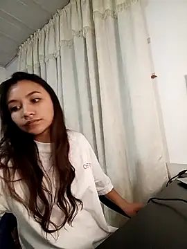 Leticia Hinkley  online show from April 2026 10:09:02 AM