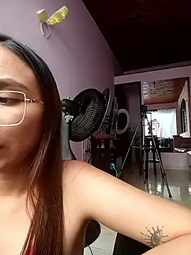 Leticia Hinkley  online show from April 2026 07:07:02 PM