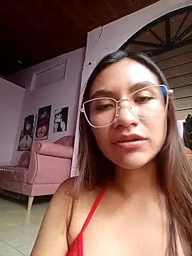 Leticia Hinkley  online show from April 2026 07:58:01 PM