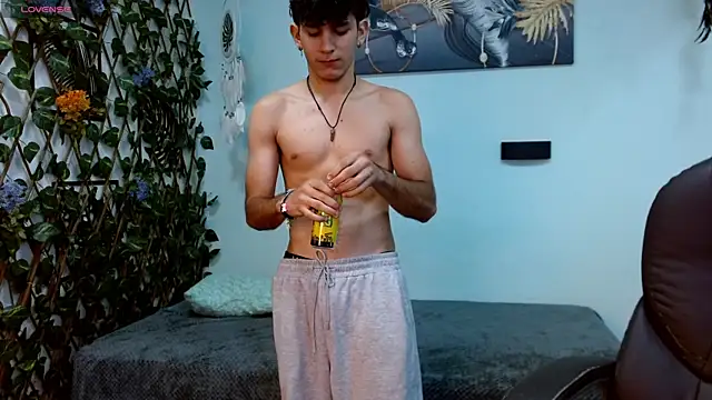 Snapshot of billy_wild chatting on July 2026 11:47:01 AM billy wild online show from July 2026 11:47:01 AM