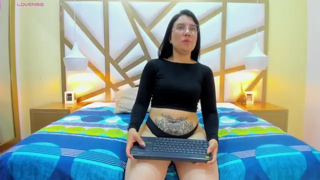 ChloeAshdord online show from April 2026 08:46:02 PM