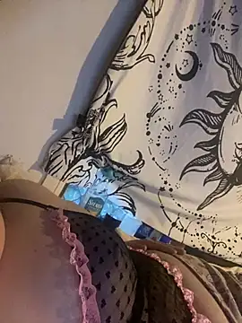 avery  1 online show from April 2026 08:07:01 PM