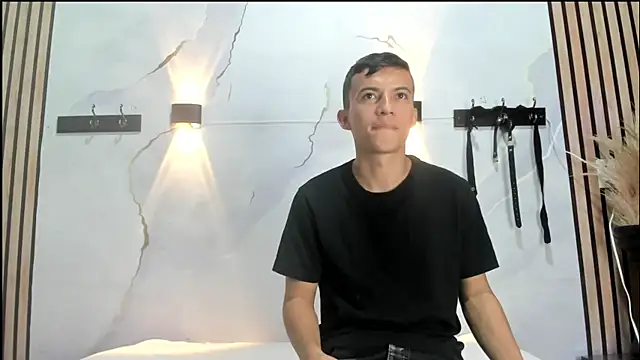 DilanAndKing online show from April 2026 01:18:01 PM