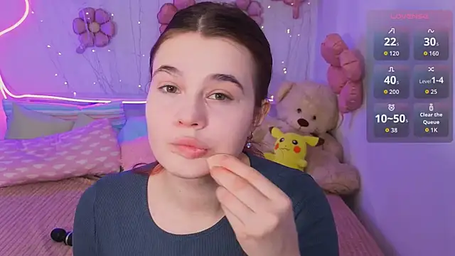 Kacey Love online show from April 2026 01:38:02 PM