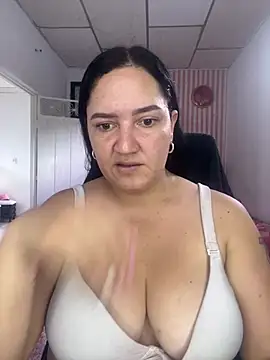 Snapshot of Fresita-12 chatting on April 2026 08:48:01 PM Fresita-12 online show from April 2026 08:48:01 PM