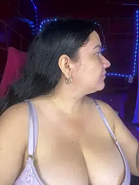 Snapshot of Fresita-12 chatting on June 2026 05:44:01 AM Fresita-12 online show from June 2026 05:44:01 AM