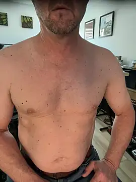 GeetarLuvver online show from April 2026 05:32:01 PM