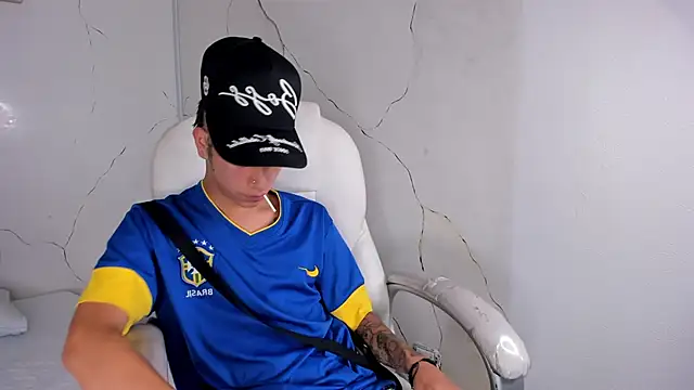 MiloSex  online show from April 2026 08:21:01 PM