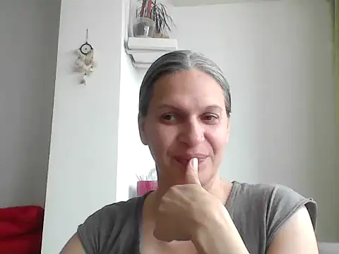 SweetLilTrouble online show from April 2026 10:30:01 AM